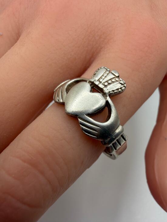 Unbranded Jewelry - Vintage Sterling Silver Claddagh Ring Sz 9.25